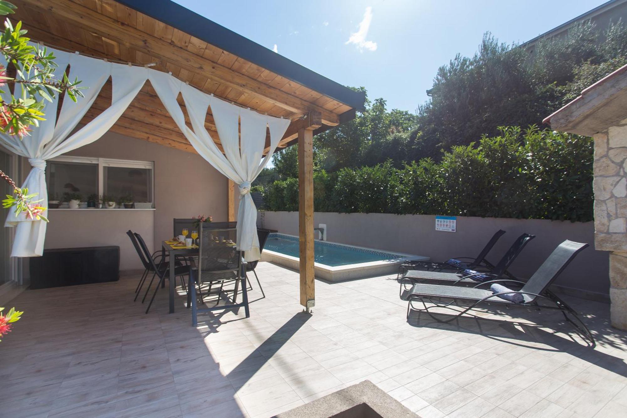 Kaštela Life - New And Luxury Holiday House מראה חיצוני תמונה