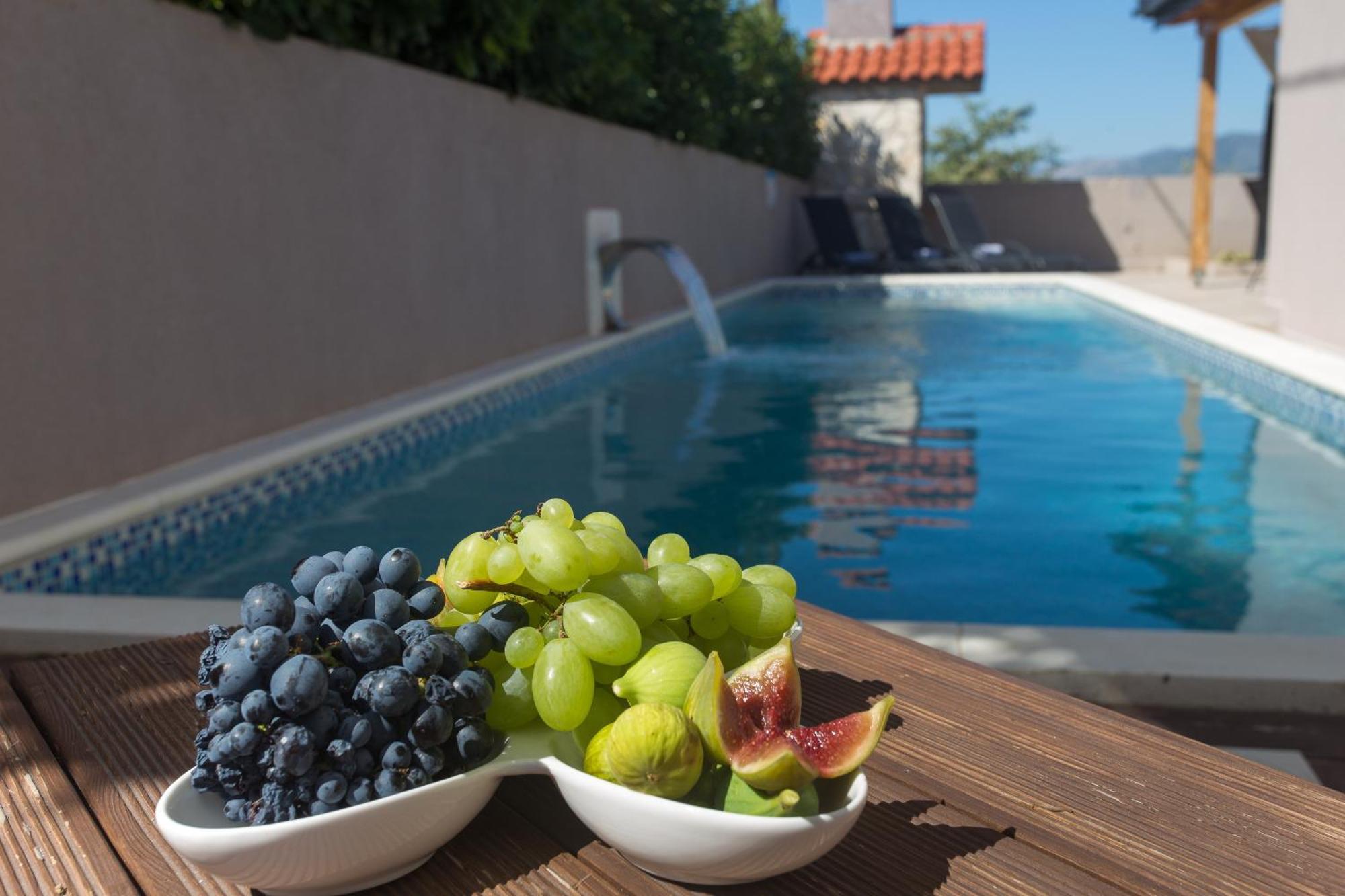 Kaštela Life - New And Luxury Holiday House מראה חיצוני תמונה