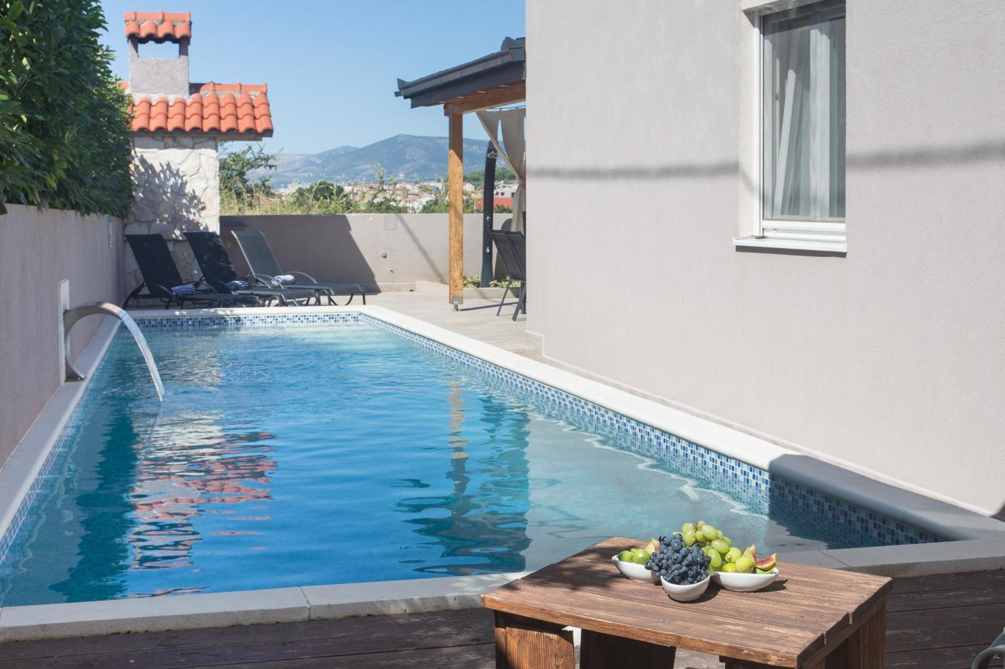 Kaštela Life - New And Luxury Holiday House מראה חיצוני תמונה